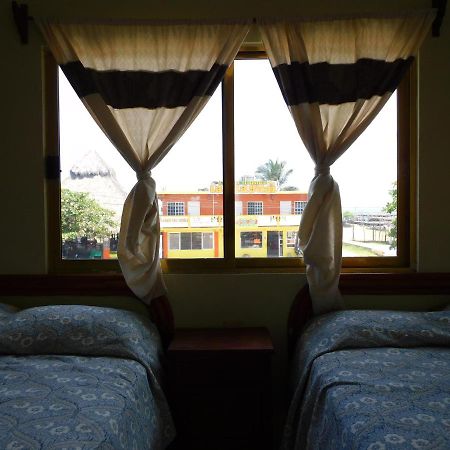 Casa De Huespedes Yoli By Rotamundos Hotel Playa Chachalacas Eksteriør billede